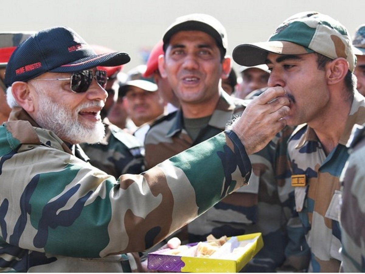 पीएम मोदी एक बार फिर सरहद की हिफाजत में तैनात जवानों के साथ मनाएंगे दिवाली, नौशेरा में सुरक्षा कड़ी
