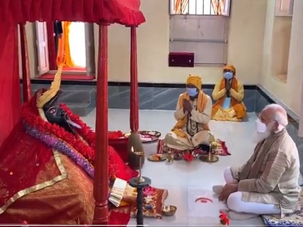 बांग्‍लादेश में पीएम मोदी के मंदिर दर्शन पर सियासत, विदेश सचिव ने बताई वजह