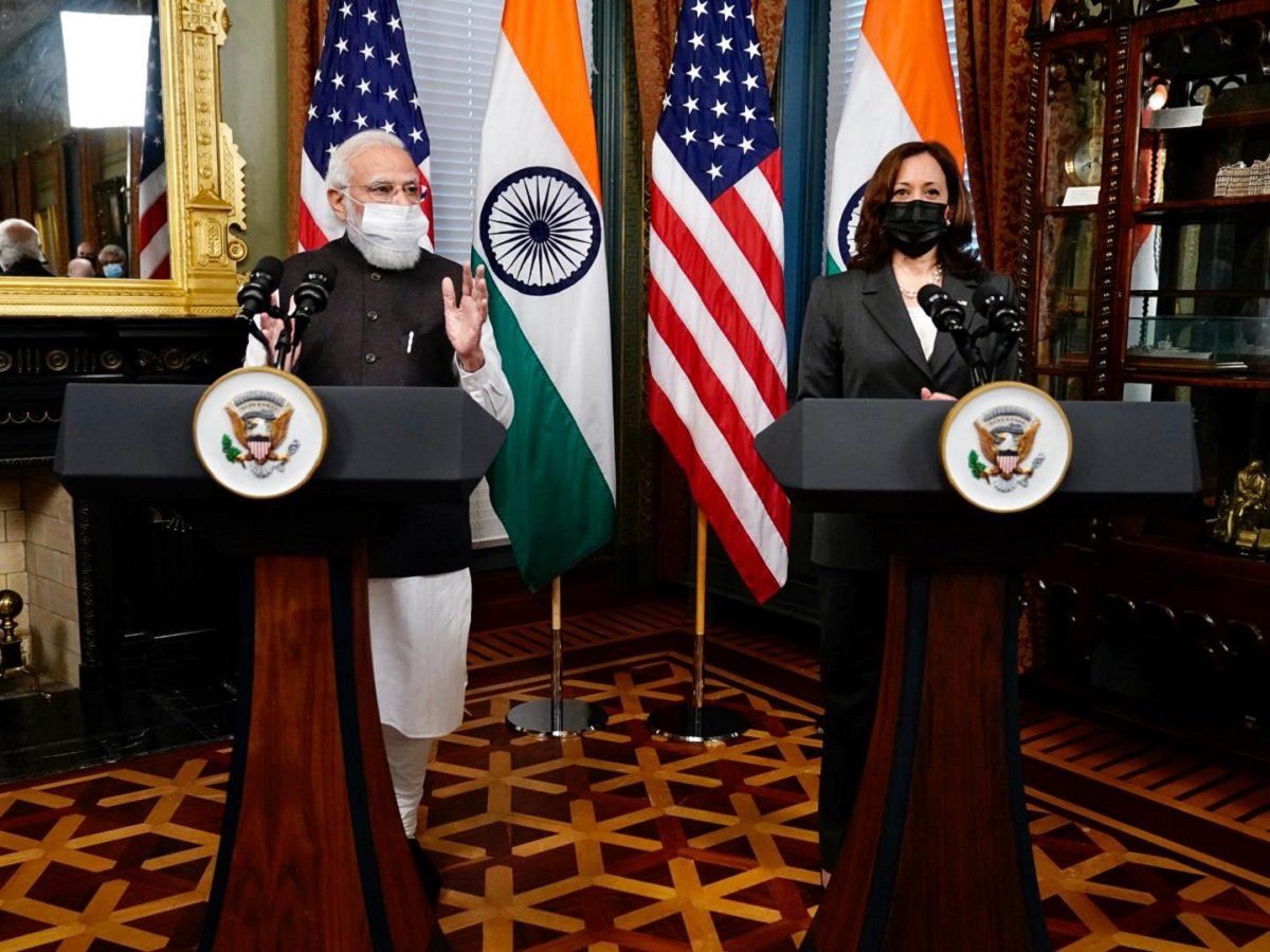 PM Modi in US: कमला हैरिस से मिले पीएम मोदी, भारत आने का दिया न्यौता