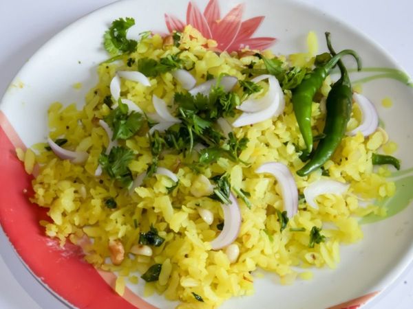 How to make Street Style Poha, HOw to make Street Style Poha at home, Homemade Street Style Poha, How to make perfect Street Style Poha, Street Style Poha Recipe in hindi