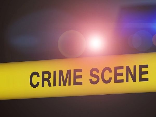 बगल में बैठकर महिला को छेड़ने लगा शख्‍स, किया विरोध तो 3 माह की मासूम को कर दिया आग के हवाले