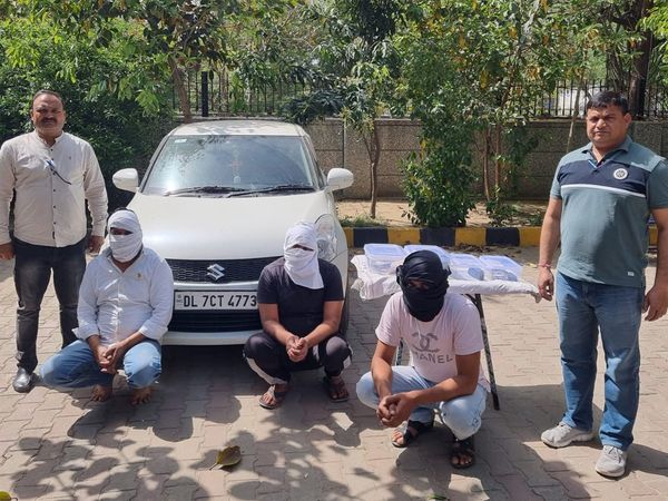  Delhi police busts fake racket of policemen 