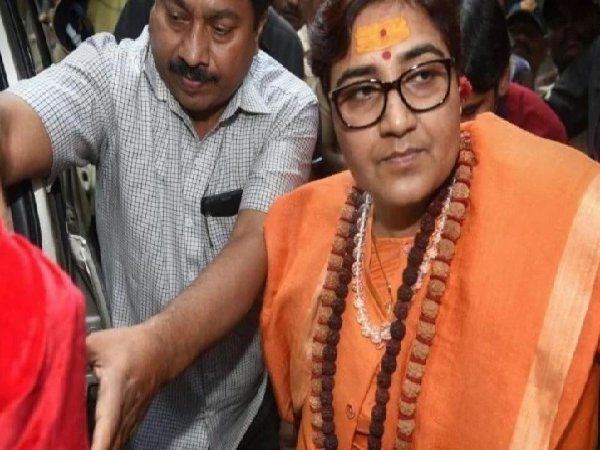 Pragya Thakur controversy: कार्रवाई के बाद प्रज्ञा ठाकुर की सफाई, झूठ के बवंडर में दिन भी लगता है रात