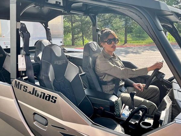 Priyanka Chopra New Car: Nick Jonas gift customized car to Peecee- 