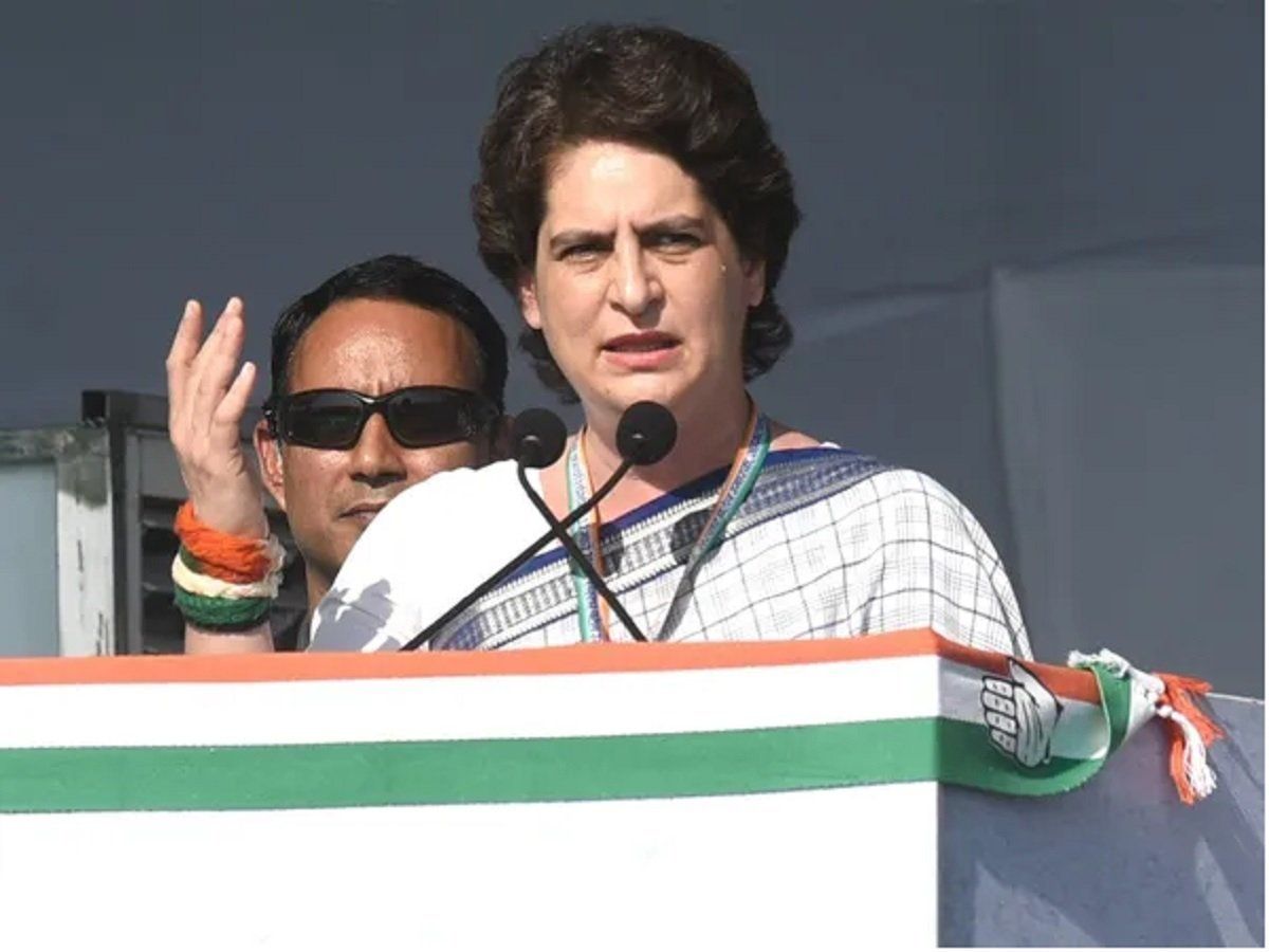 बैकडोर नहीं अब फ्रंट पर प्रियंका गांधी, नई भूमिका से कांग्रेस में फूंक पाएंगी जान ?
