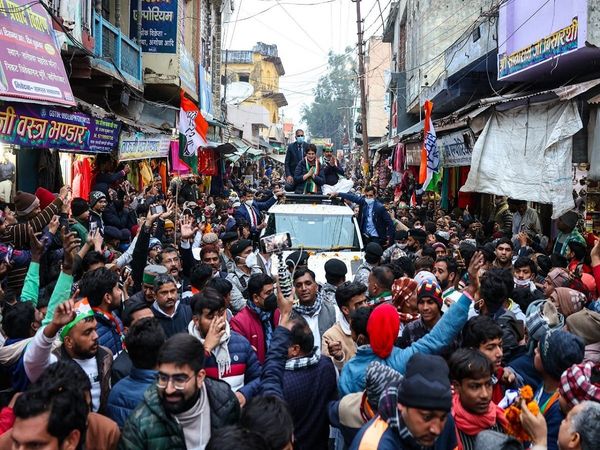 Assembly Election 2022, UP Assembly Election 2022, Priyanka Gandhi, Roadshow of Priyanka Gandhi in Bulandshahr, Congress, BJP, SP