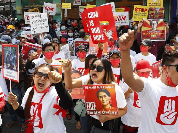 Myanmar’s army wants to opress people protest with iron hand