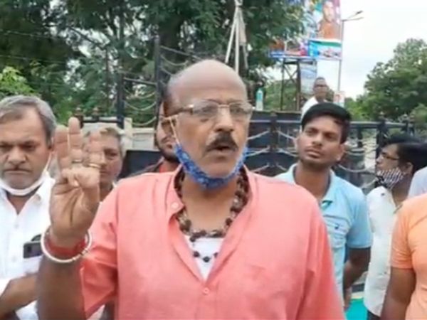 Row over mask in Tonk shopkeepers thrashes pujari