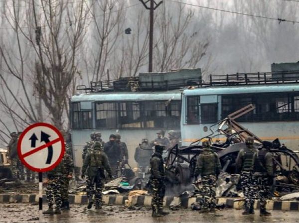 जम्‍मू कश्‍मीर के पुलवामा में 14 फरवरी, 2019 को CRPF काफिले पर हमला हुआ था