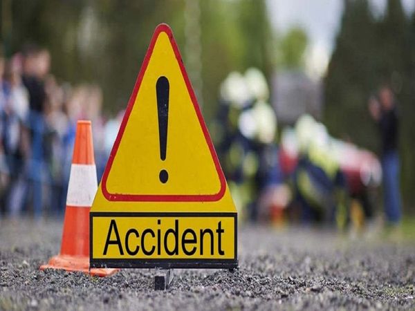 road accident on pune mumbai express 