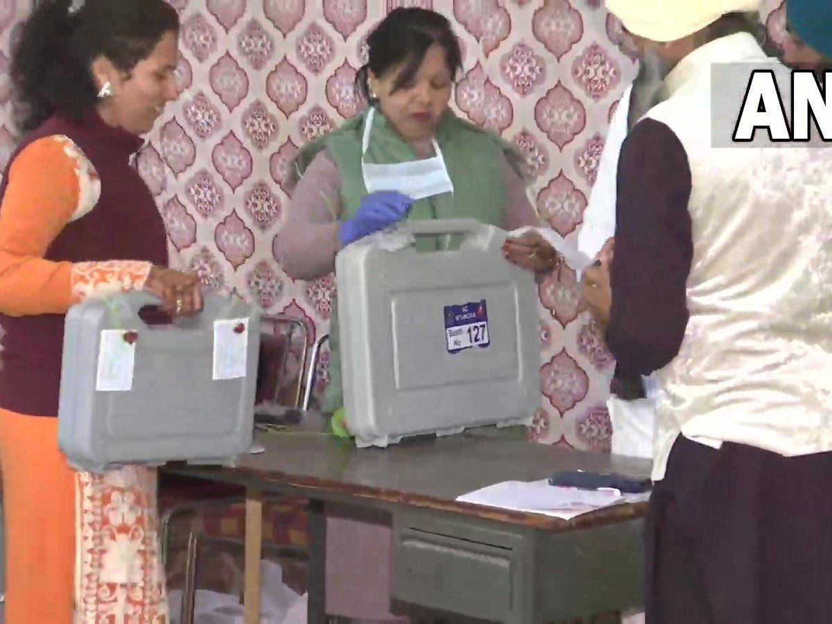 पंजाब में 1304 प्रत्याशियों की किस्मत का फैसला EVM में बंद, 60 फीसदी से अधिक मतदान