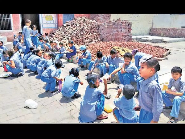 Education System in Punjab, Captain Amarinder Singh, Manish Sisodia, Education System in Delhi, Punjab Assembly Elections 2022, Aam Aadmi Party, Congress