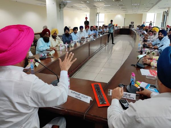 Punjab, farmer, Kuldeep Singh Dhaliwal, stubble, pollution