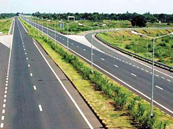 Purvanchal Expressway: पूर्वी यूपी की तस्वीर बदल देगी यह सड़क, जानें- सियासी तौर पर अहम क्यों