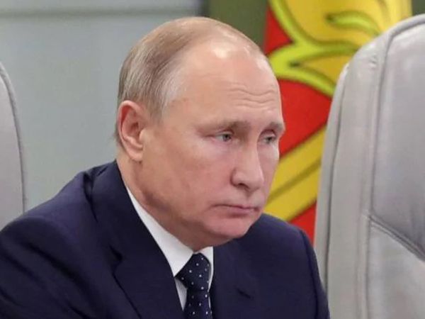 Russian voters agree to let Putin seek two more terms