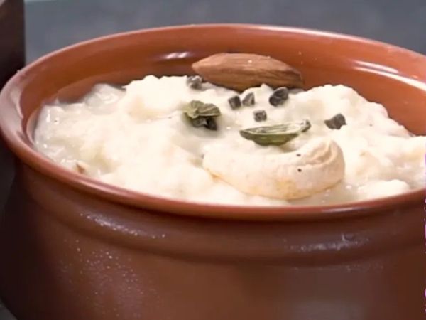 Rabdi recipe in hindi, rabdi kaise banate hain, rabdi banane ki vidhi, rabdi banane ka tareeks, ghar ki bani rabdi, रबड़ी की व‍िधि‍, रबड़ी बनाने का तरीका, रबड़ी रेस‍िपी, दूध से रेसिपी 