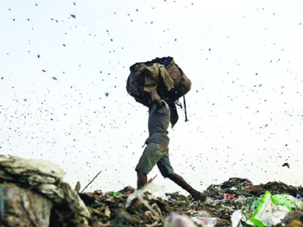  Tamilnadu : ragpicker spends rs 10 lakh to erect his own statue