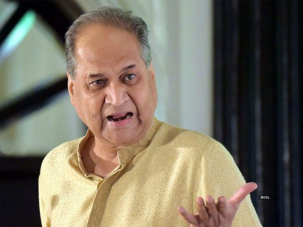 Rahul Bajaj: राहुल बजाज ने बजाज आटो का चेयरमैन पदा छोड़ा, नीरज बजाज होंगे नये चेयरमैन