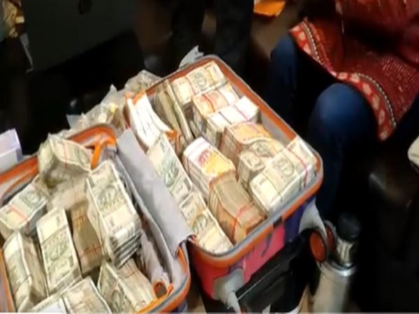 EOW raids in Bhopal and Jabalpur stirred up bribery officials