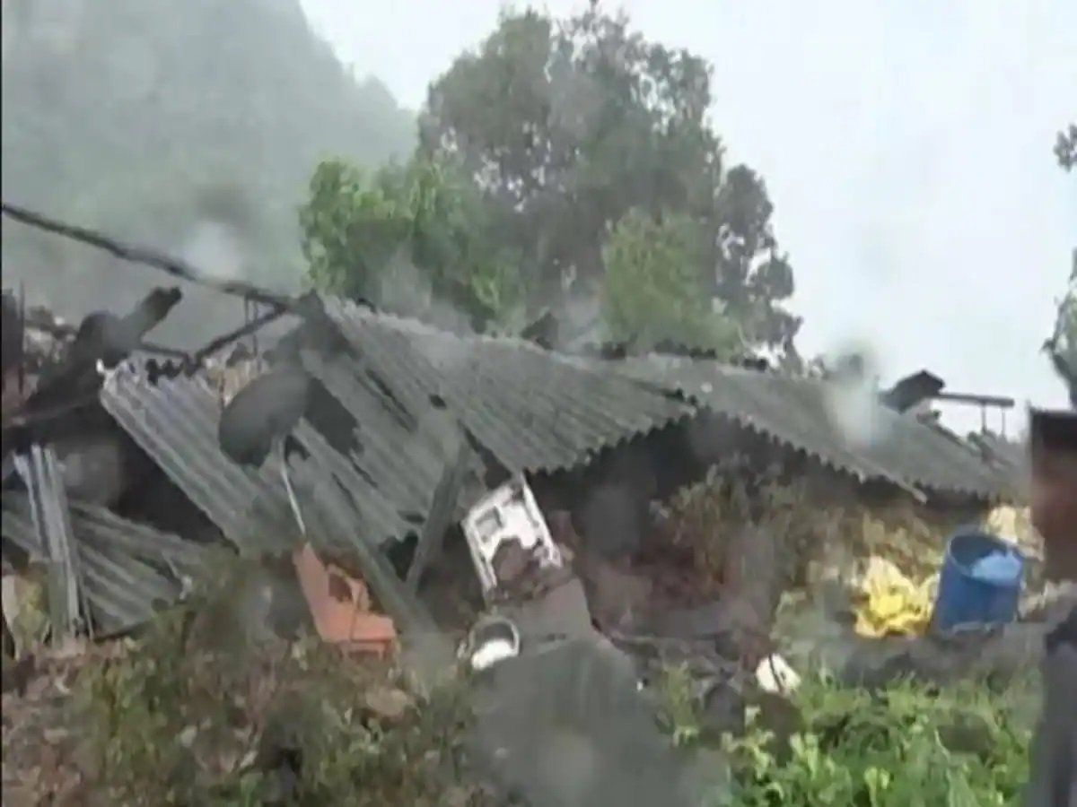 Raigarh Landslide: रायगढ़ में तबाही वाला भूस्खलन, 80 से अधिक लोग लापता  [VIDEO],Devastating landslide in Maharashtra's Raigad, more than 80 missing  | Mumbai News (मुंबई समाचार)