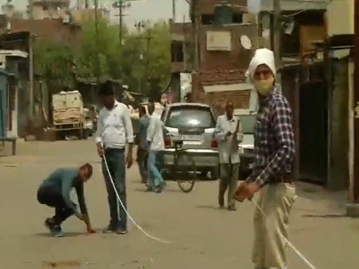 गाजियाबाद: रेलवे के नोटिस से मचा हड़कंप, सैकड़ों आशियानों पर चल सकता है बुलडोजर