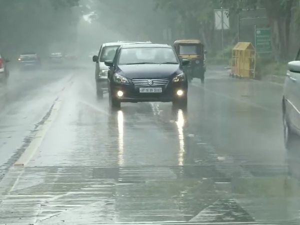 Rain lashes parts of Delhi, UP likely to witness spell of showers in next 3-4 hours