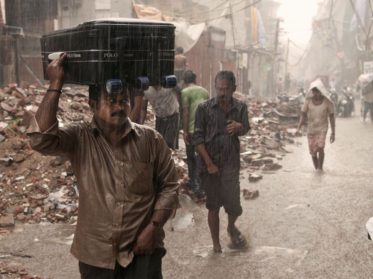 Delhi Rain: आखिर रूठे बदरा हुए मेहरबान, दिल्ली में बारिश, लोगों को मिली गर्मी और उमस से राहत-Video