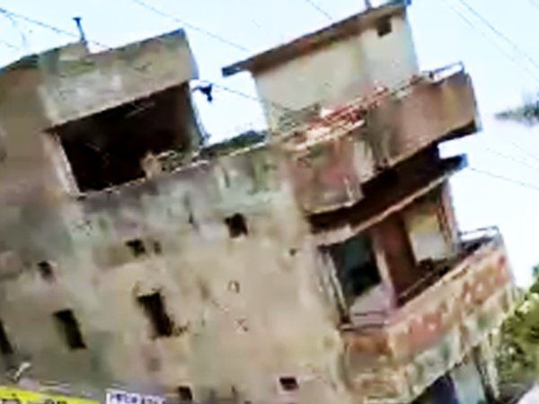 Live video of collapsing a building in Raipur Chhattisgarh 