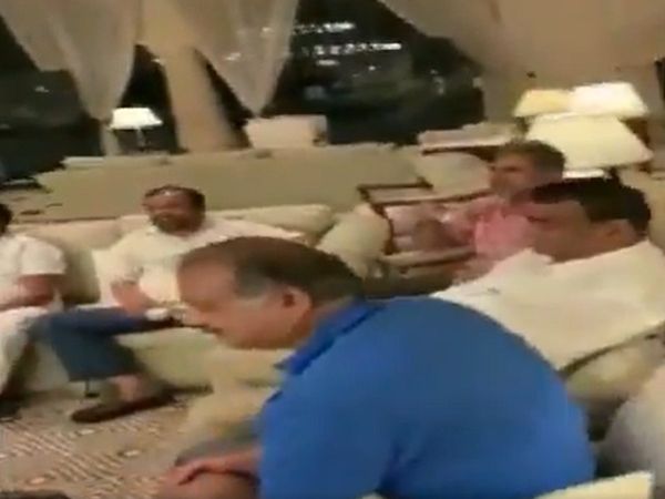 'हम होंगे कामयाब', गहलोत समर्थक विधायकों ने विरोध‍ियों को अंताक्षरी के जरिये कुछ यूं दिया जवाब