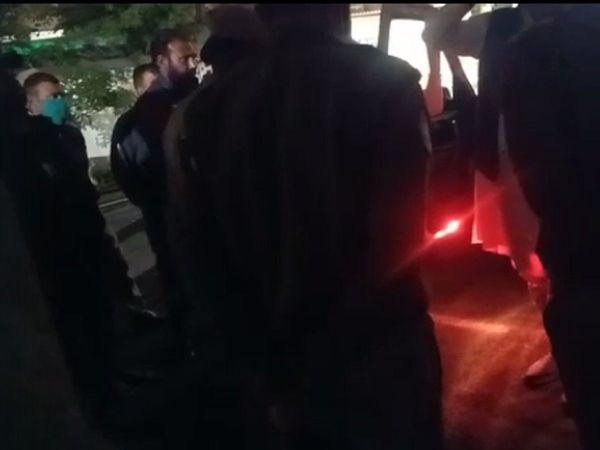 REET को लेकर राजस्‍थान विधानसभा में हंगामा, धरने पर बैठे बीजेपी सांसद