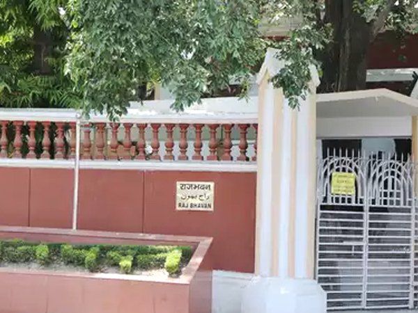 UP: राजभवन को बम से उड़ाने की मिली धमकी कहा 10 दिन में करें खाली 