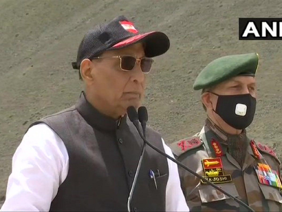 लद्दाख में सेना के जवानों के बीच बोले राजनाथ सिंह- दुनिया की कोई भी शक्ति हमारी एक इंच जमीन नहीं ले सकती