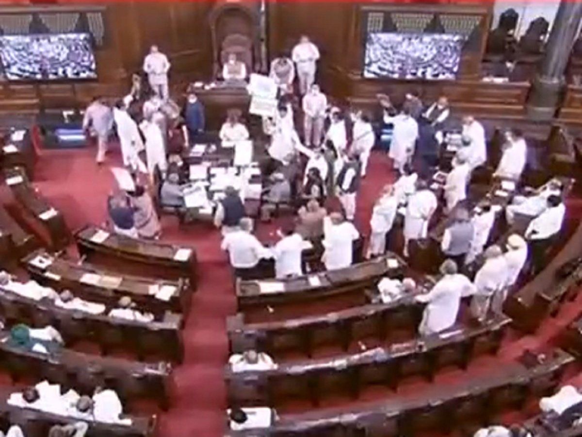 जासूसी कांड से गूंजा सदन, बहस करने पर अड़ा विपक्ष, जमकर काटा बवाल!