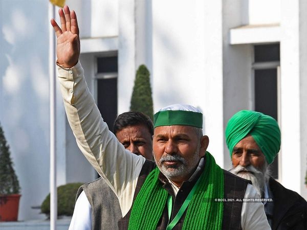 bombay high court ask questions to maharashtra government on local train issue