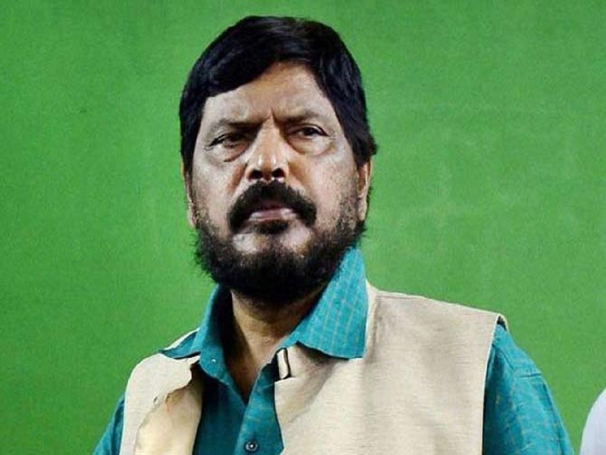 शशि थरुर पर रामदास अठावले का व्यंग्य, उनके बयानों पर सिर्फ आती हैं हंसी