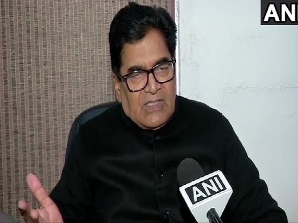 Samajwadi Party leader Ram Gopal meets Yogi adityanath in lucknow 