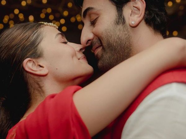 Ranbir Kapoor Apologizes After Body Shaming Alia Bhatt, Ranbir kapoor gets trolled for body shaming wife alia bhatt