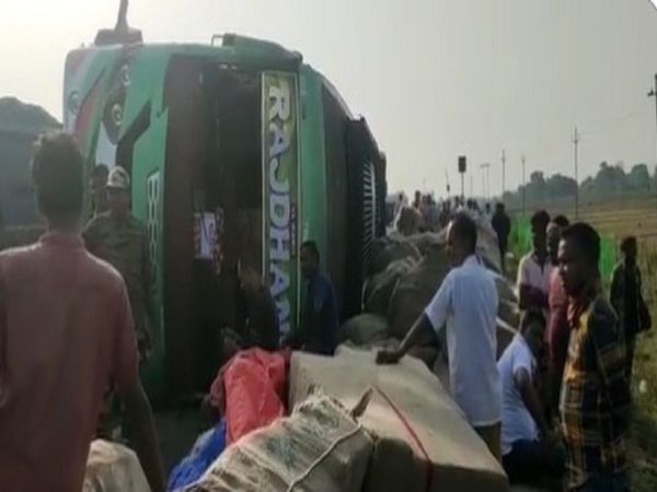 Woman dies after bus overturns in Ranchi