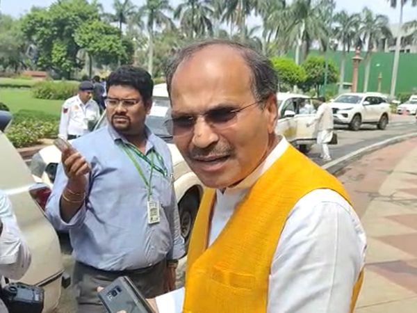 Adhir Ranjan Choudhury defends his Rashtrapatni remark says he is not perfect in Hindi 