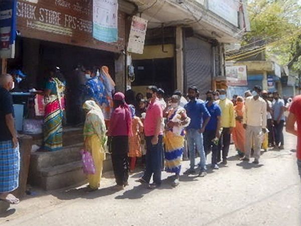 UP government provides over 30,000 MT rice to 15 lakh families