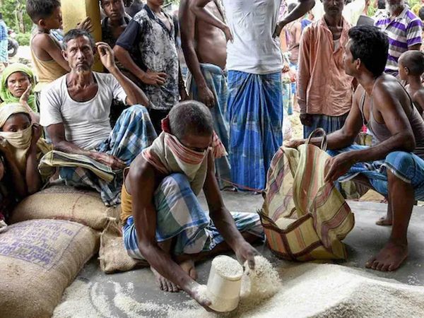 uttar pradesh : free ration to 80 lakh ration card holders 