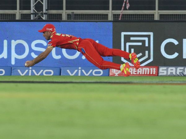 Ravi Bishnoi catch of Sunil Narine