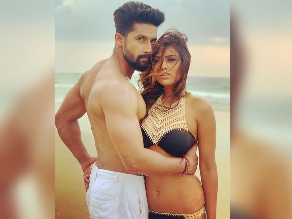 Nia Sharma Ravi Dubey Hot Photoshoot On Beach for jamai 2.0 second season