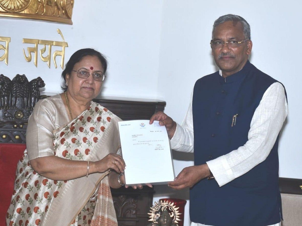 उत्तराखंड की राजनीति में बड़ा उलटफेर, CM त्रिवेंद्र सिंह रावत ने दिया इस्तीफा