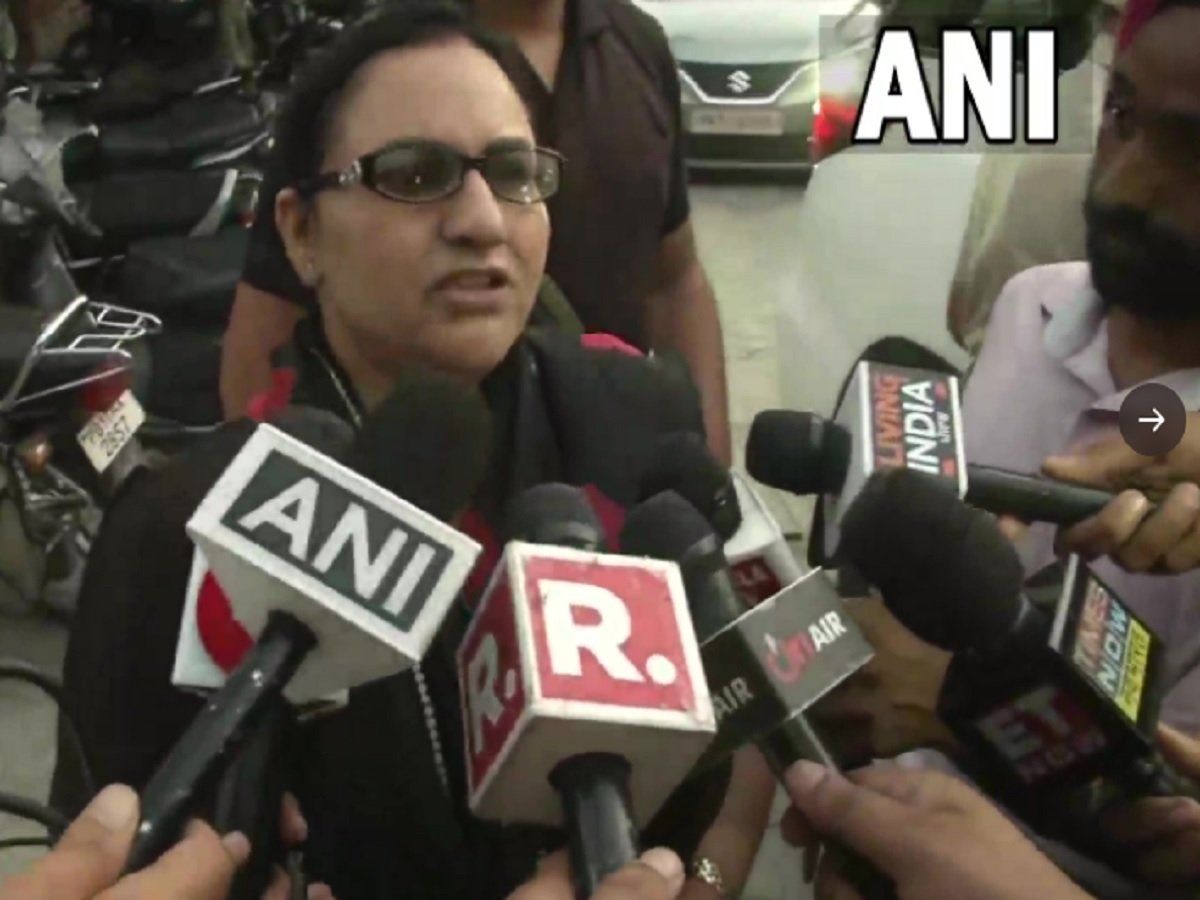 पंजाब कांग्रेस में मचा भारी घमासान, सिद्धू के बाद कैबिनेट मंत्री रजिया सुल्ताना और परगट सिंह का इस्तीफा