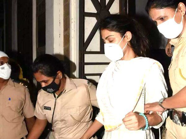 Sushant Singh Rajput Case the decision on bail of Rhea Chakraborty and Shouvik Chakraborty safe till tomorrow