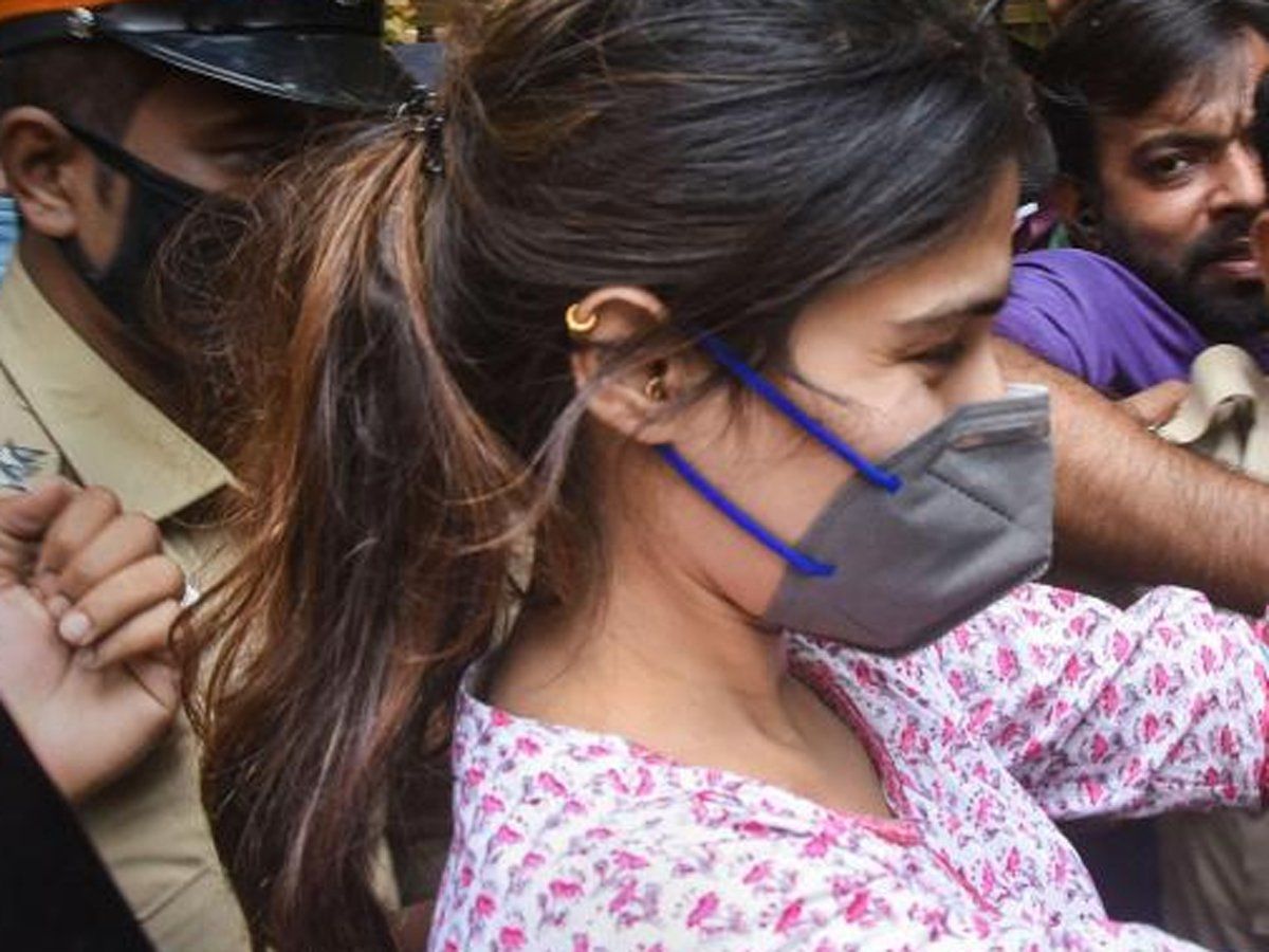 Bollywood Drug Case : जेल से रिहा होंगी रिया चक्रवर्ती, बॉम्बे हाई कोर्ट से मिली बेल