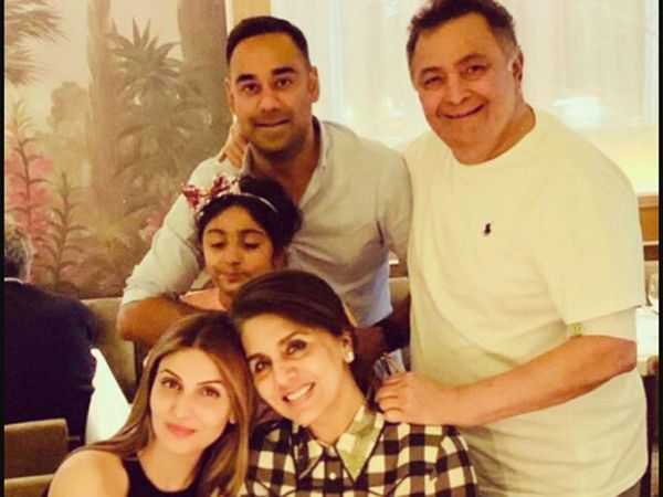 Rishi Kapoor with Family
