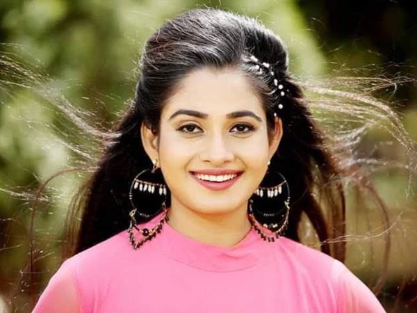 Bhojpuri Actress Ritu Singh