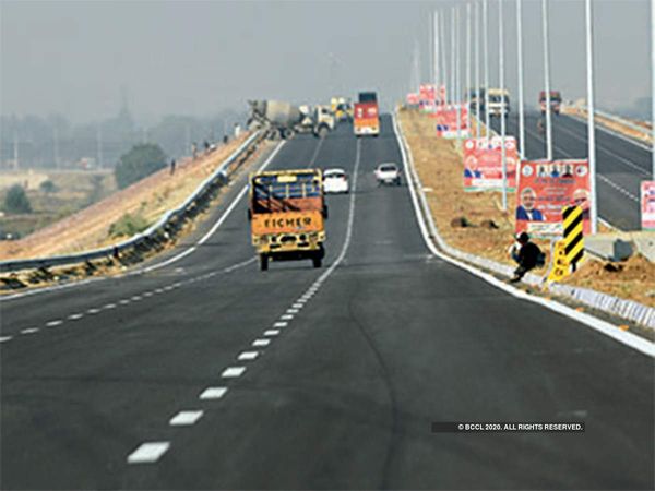 Akshardham-Saharanpur Six-lane access-control highway is being built, going from Delhi to UP to be easier